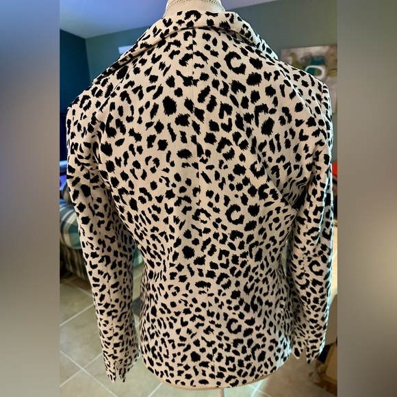 Neiman Marcus Exclusive Snow leopard print blazer open front Size S - Picture 2 of 3